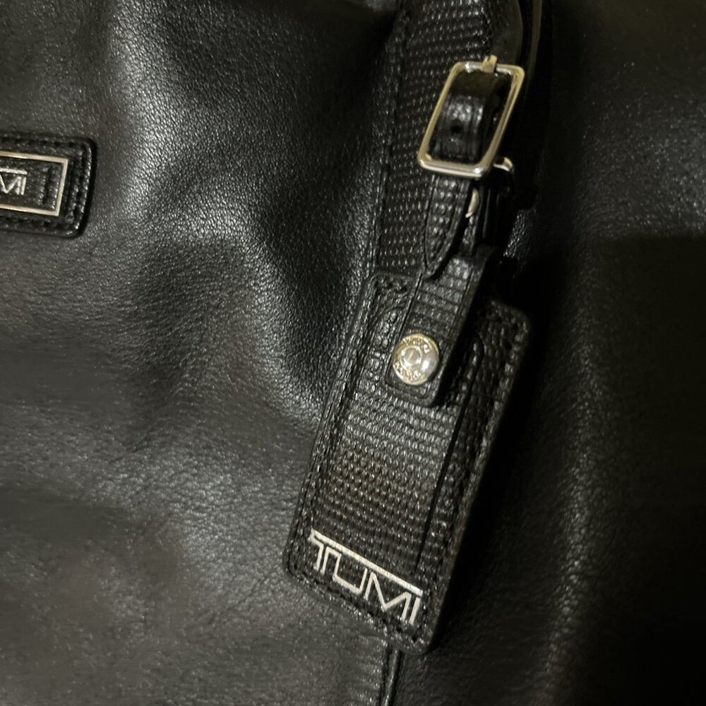 TUMI Sinclair Camilla Commuter Brief Black Leather Laptop Work Bag Tote Key Fob - Picture 3 of 16